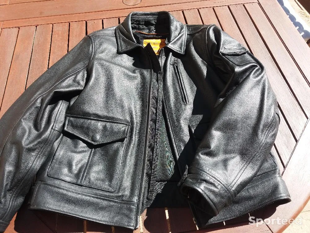 Blouson moto d'occasion Ajouté le : 19/03/2024
