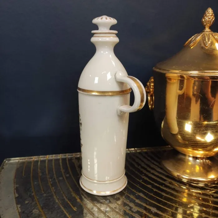 Bouteille à liqueur Marasquin Porcelaine XIXème à fleurs dorées - Le palais des bricoles