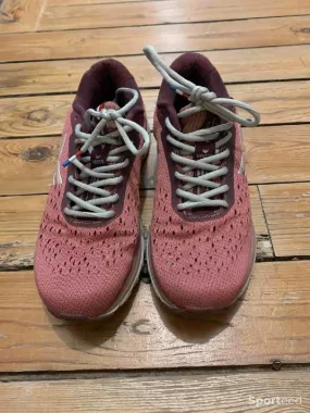 Chaussure running  neuf Ajouté le : 16/01/2024