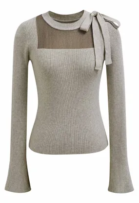 Haut en tricot ajusté avec nœud latéral inséré en maille en taupe
