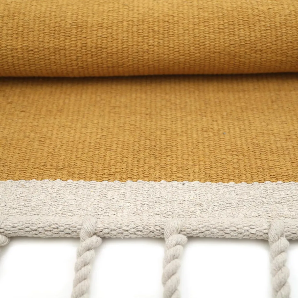 Tapis coton contemporain moutarde en coton | 3 Suisses