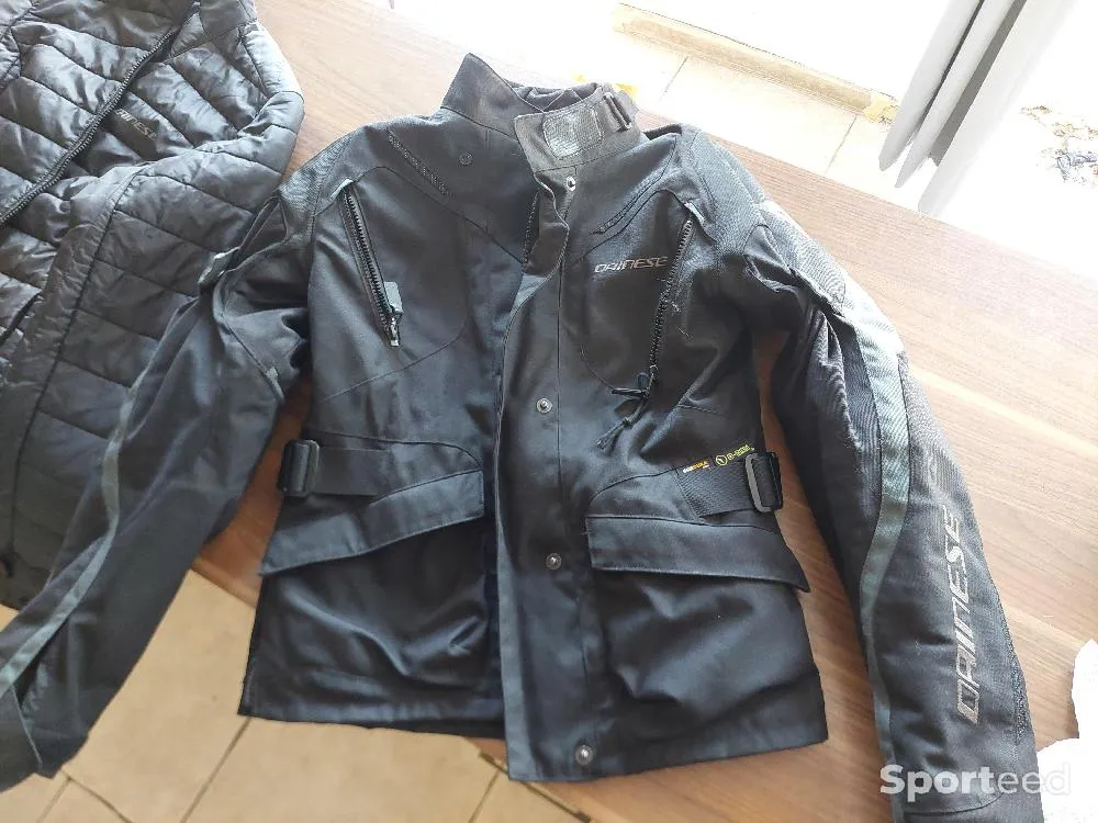 Veste moto  d'occasion Ajouté le : 09/07/2024
